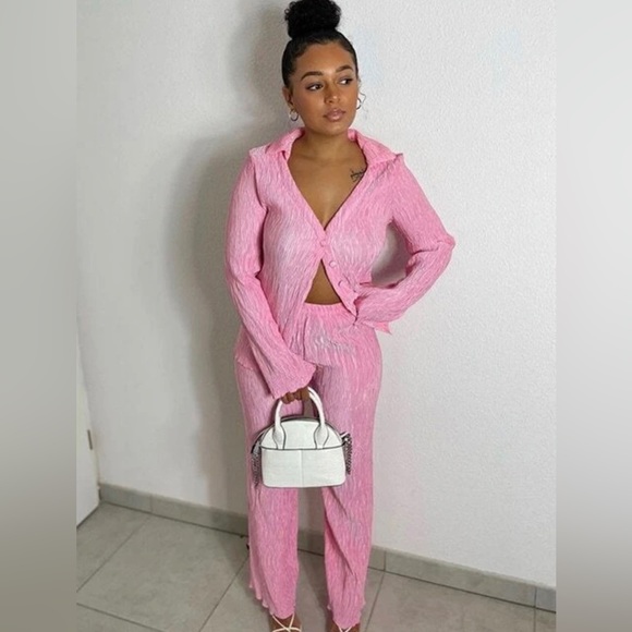 Barbie core Shirt & Wide Leg Pants Set - Picture 3 of 6